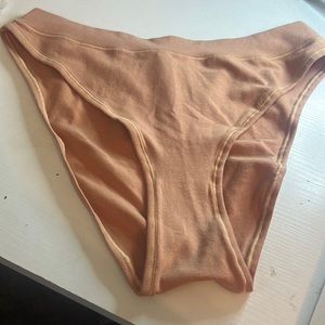 01. Cotton jersey cheeky Tanga (color Sedona)